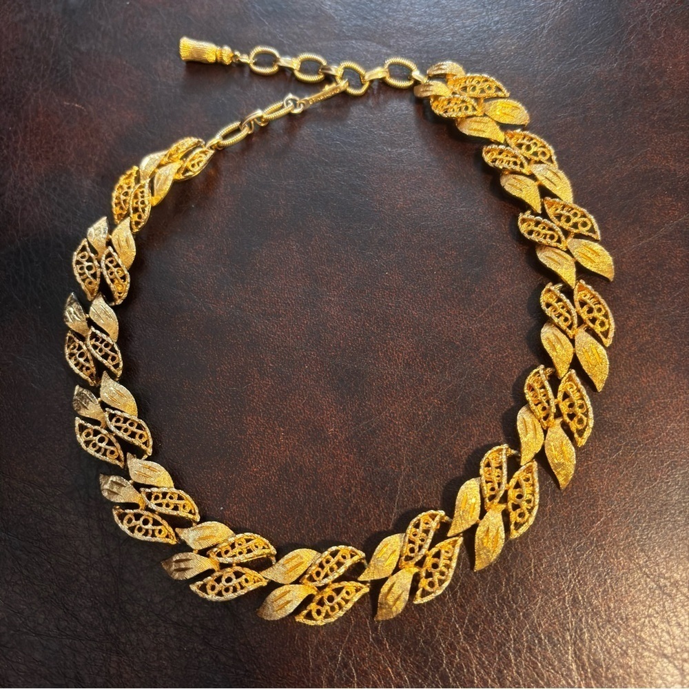 Coro Francois vintage gold tone necklace